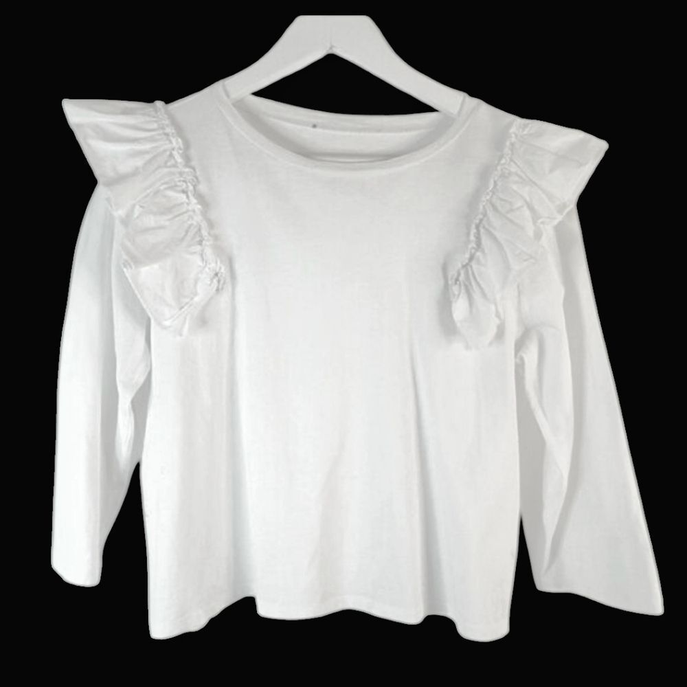 Ruffle shoulder cotton tee